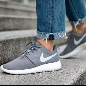 Women’s Nike Roshe one *Excellent condition*